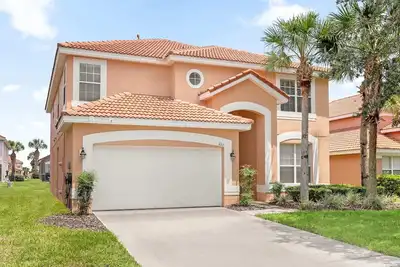 Image de Upstay - Large 16ppl Home w Private Pool + Hot Tub