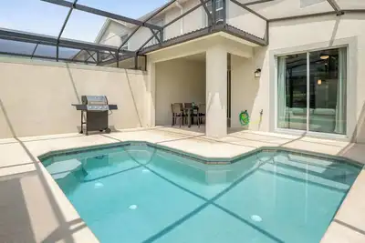 Image de Upstay: ChampionsGate Home w Private Pool & Bbq