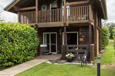 Image de Lake View Lodge with Hot Tub