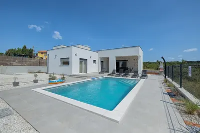 Image de Villa Leny avec piscine et barbecue