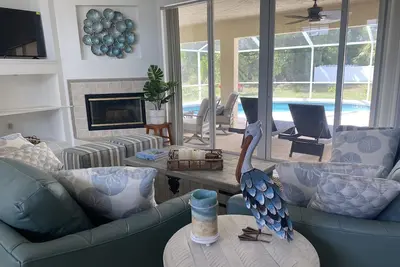 Image de By golf/beaches ~ Heated Saltwater Pool ~ King Bed