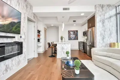 Image de 2-bedroom condo in Heart of Texas Medical Center w/ fitness, rooftop pool & more