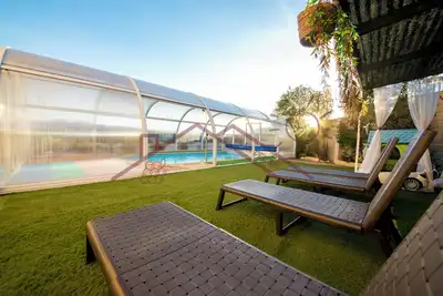 Casa en Mentrida con Piscina Climatizada y Vino con D. o. , Admite Mascotas!