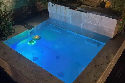 Image de Magnifique villa à la campagne avec piscine et jaccuzi privé.