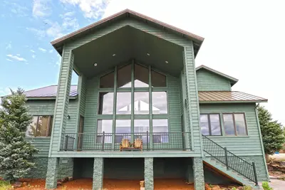 Image de New Listing! ! Luxury cliff-side retreat. Isolated & Serene with Epic views.