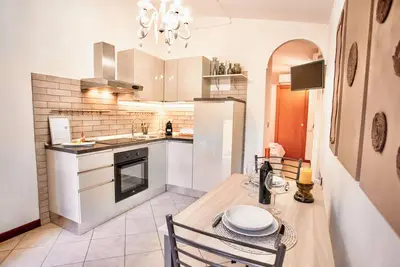 Image de Two-room detached apartment with private garden.