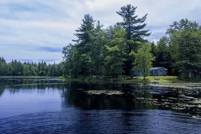 Image de Pet-friendly, secluded, & peaceful pond home near Keene & Rindge. Max 3 people.