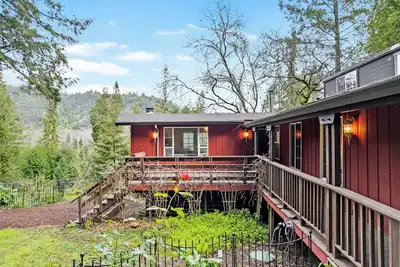 Image de Russian River Retreat with Hot Tub, Bbq, & Deck