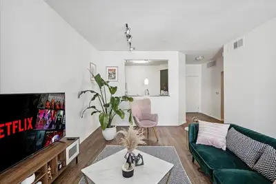 Image de Luxury 1 bdr in Marina Del Rey, free parking, Pool