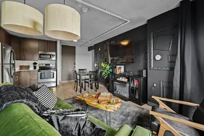 Image de Stunning Penthouse - King Bed - City/River View - Corner Unit - Wells Fargo