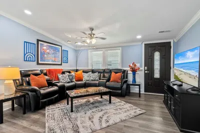 Image de Beautifully Renovated 4 Bedroom Home in Little River! Sleeps 8!