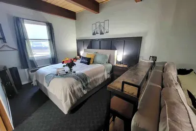 Image de Cozy condo in charming Mancelona on ski/golf resort.