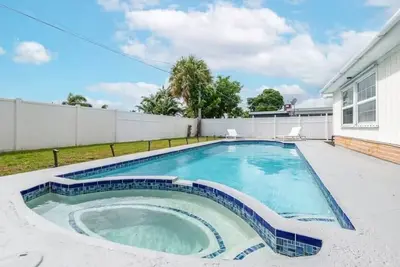 Image de Palm Beach Charming Home Mins from Beach