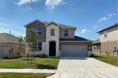 Image de Luxurious and Spacious 4-Bedroom Home with Modern Comforts\n\n\n