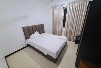 Image de Close to Nugegoda, Parliament complex, major temples and Hospitals