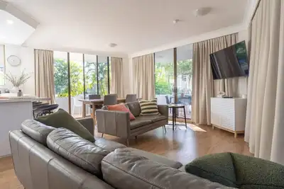 Image de Ground Floor apartment 100m from the beach, heated pool