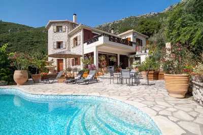 Image de Arapaki Secret Garden (Boutique Ground Floor Suite, Private Pool & Sea Views)