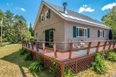 Image de Access to Pequawket Pond with a large yard