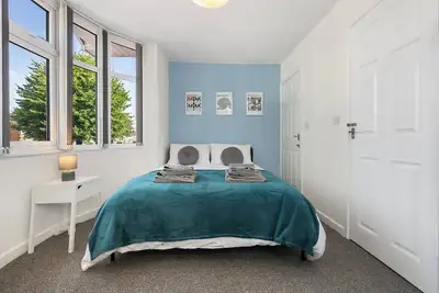 Image de Modern 4 bed 3 bath apartment, free parking