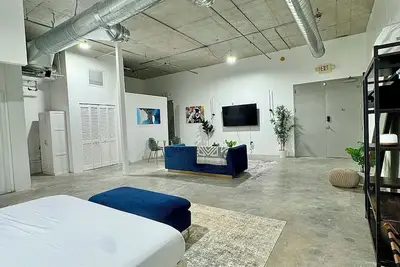 Image de Chic 1-bedroom loft with pool in vibrant wynwood