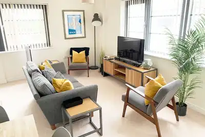 Image de Modern -  2 Bedroom Apartment - Farnborough