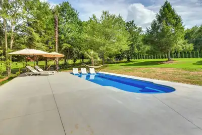 Image de West Union Home w/ Saltwater Pool on 2 Acres!