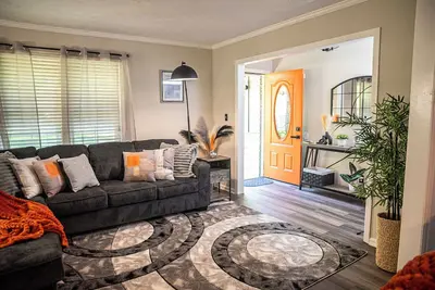 Image de Orange Oasis near Atl airport, downtown, shopping, dining backyard firepit