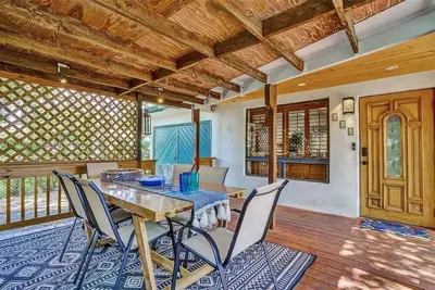 Image de Moroccan House in Hallandale Beach \nTake it easy at this unique tranquil gateway