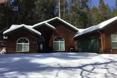 Image de Cozy Cabin Walking Distance to Lake and Downtown