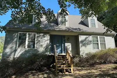 Charming 4-bedroom farmhouse on 11 acres, Pool, Ac, Fire  pit and WiFi in Celina
