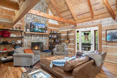 Lovely Cabin in North Carolina Mountains