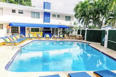 Image de Cozy Micro-Studio w/ Kitchenette, Pool, & Parking