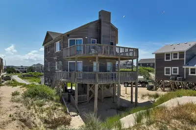 Image de Beautiful 5 bedroom oceanfront home with Million dollar views and private pool
