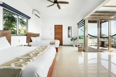 Image de Penthouse with sea view 90 m from the beach