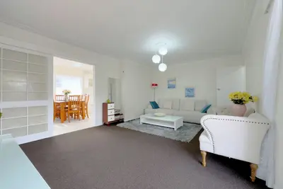 Image de Exquisite Four-Bedroom Home in Forrest Hill