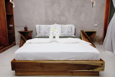 Image de Located in Central General Luna, Close to Beaches, Dining, and Attractions