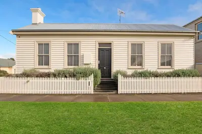 Image de Scarsbrick, centrally located home which would cater for families, groups of friends catching up