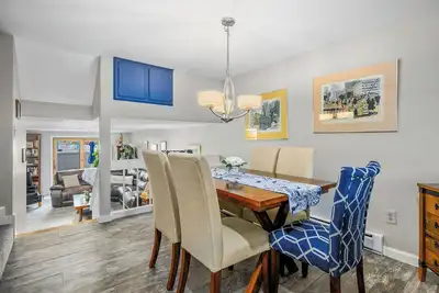 Image de 3-bedroom, 2. 5-bathroom Poolside Townhome - Private beach