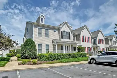 Image de Great 3 Bd ground floor condo in Bear Trap Dunes! Sleeps 6, Shuttle to the beach, Community Pool, great Amenities and more! Discounts for 3 night, 5 night, and 7 night stays for August and September!