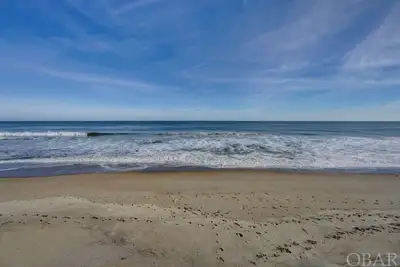 Image de Charming 4-bedroom oceanfront cottage with Ac and WiFi in Buxton.