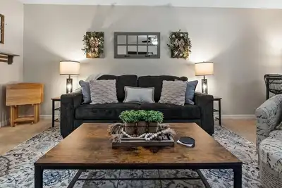 Image de Luxury Downtown Clermont Suite 857