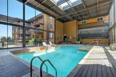 Image de 2bd Dry Sauna & Pool Near Downtown Cos, GotG, & Pikes Peak