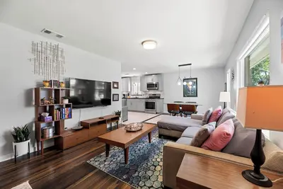 Image de Peaceful White Rock Retreat : 3-Bedroom Zen Escape