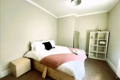 Image de Hyperion- Spacious 4-bedroom house in delightful Newmarket with WiFi