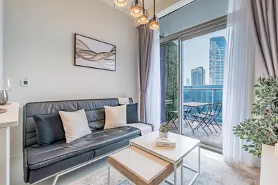 Image de Stunning 1br Apartment in Vera Tower, Business Bay by Deluxe Holiday Homes