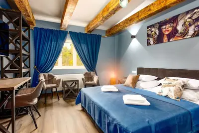 Karlovy Charme Inn: Deluxe 1br Apt No. 638 with View