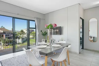 Image de Blouberg Mews - Deux Chambres Appartement, Couchages 4