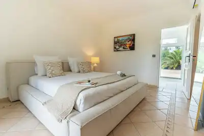 Image de Villa Provençale au plein coeur du golf de Beauvallon