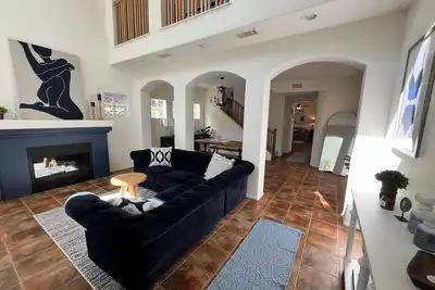 Image de Oceanside Beach House~Dreamy Palm Tree Lined Street~5 Min Walk to Everything!