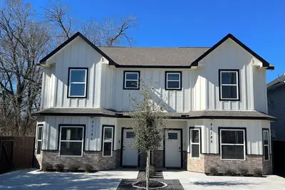 Image de Three-Bed Home w/ Pool in Fabulous Houston Medical Center South - Sleeps 12